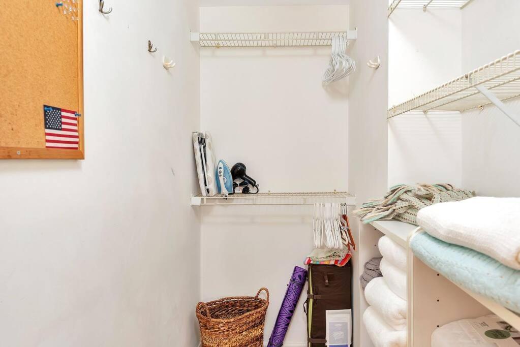 לייק וורת' Charming Studio W Pool One Mile To Beach Pets Welcome מראה חיצוני תמונה
