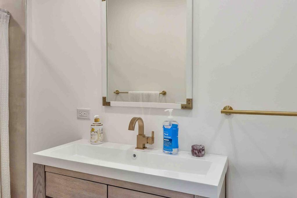לייק וורת' Charming Studio W Pool One Mile To Beach Pets Welcome מראה חיצוני תמונה