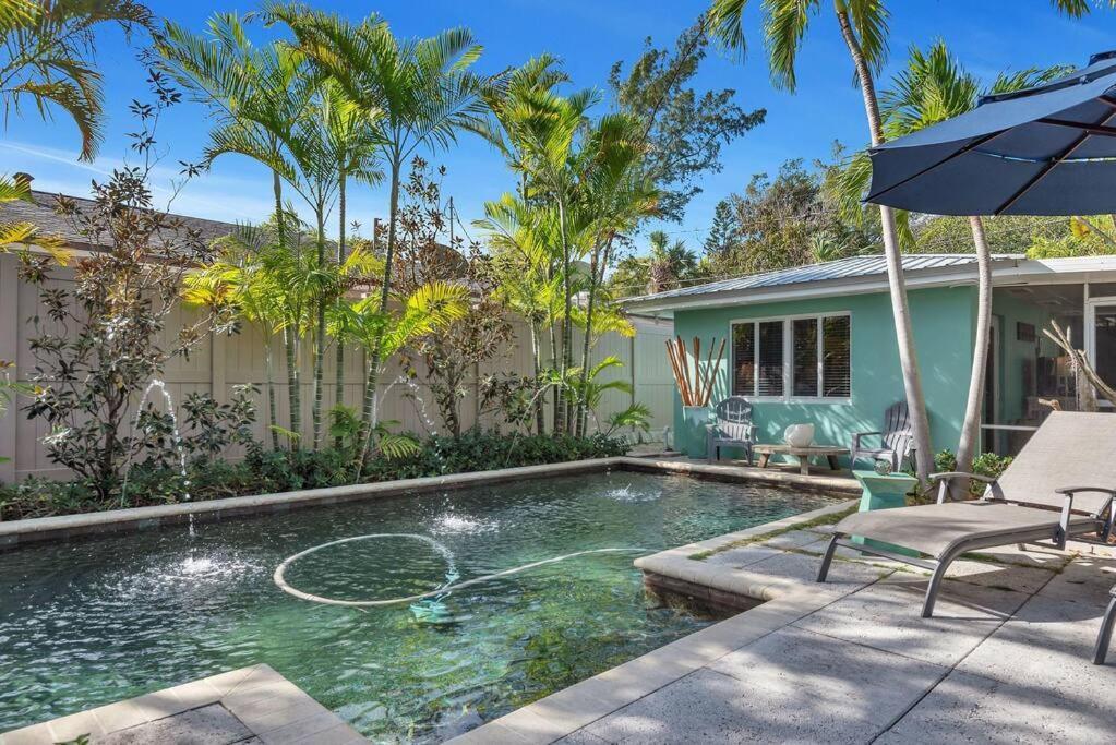 לייק וורת' Charming Studio W Pool One Mile To Beach Pets Welcome מראה חיצוני תמונה