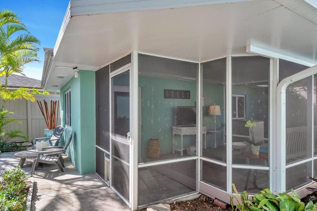לייק וורת' Charming Studio W Pool One Mile To Beach Pets Welcome מראה חיצוני תמונה