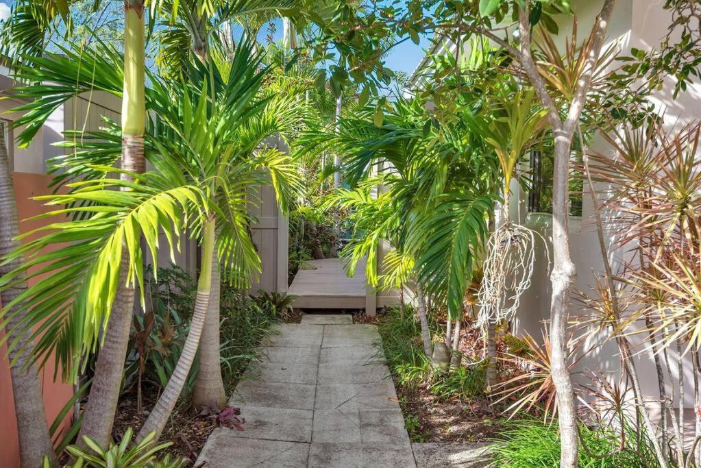 לייק וורת' Charming Studio W Pool One Mile To Beach Pets Welcome מראה חיצוני תמונה